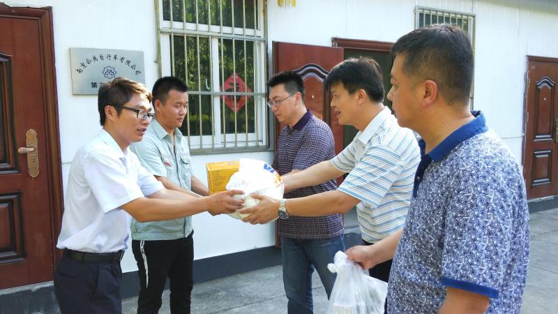 1531876972447459.jpg E606FD3670777F795842771A5D560872.jpg