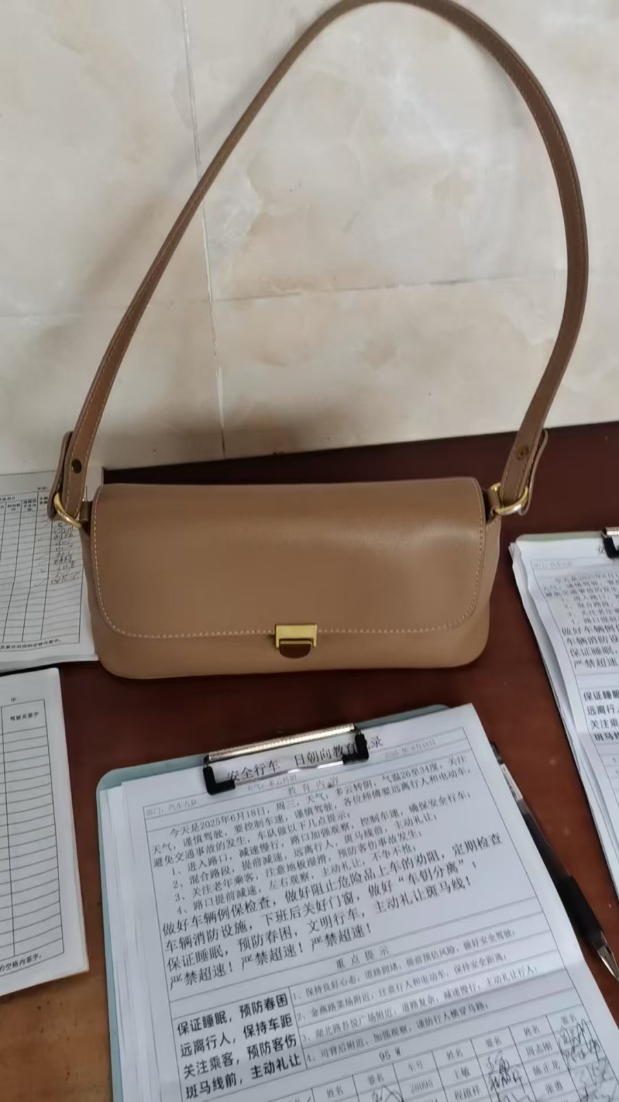 86c9ee06c0cc035bd3ab95a3c4d598c.jpg 86c9ee06c0cc035bd3ab95a3c4d598c.jpg